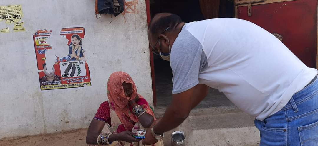 Bande Bharats Medicine Distribution Program in Rural Areas Affected By Corona